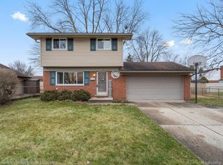 43229 Bockley Dr, Sterling Heights, MI 48313