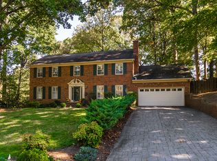 222 Mistletoe Dr, Greensboro, NC 27403