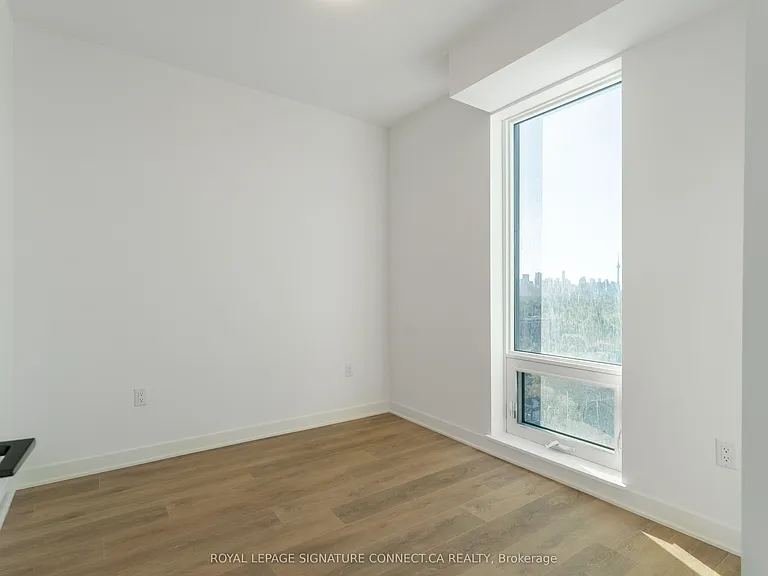 1185 Dupont St #1018 — Photo 10