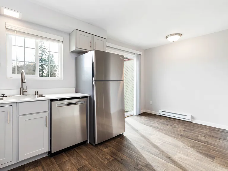 Cedars Apartments & Daffodil Court Townhomes — Photo 15