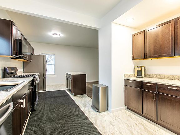 4th image of 1611 Sheridan ROAD