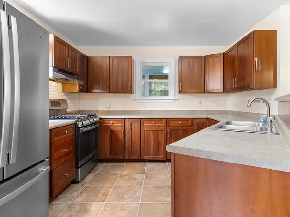 455 Old County Road, Rockland, ME 04841