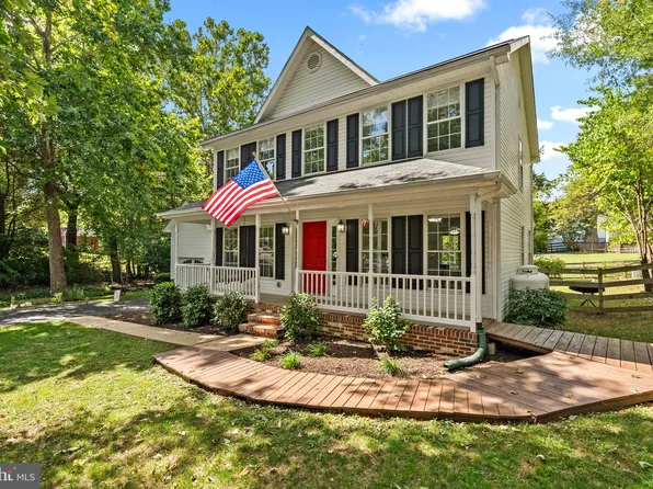 708 Perry Dr, Fredericksburg, VA 22405