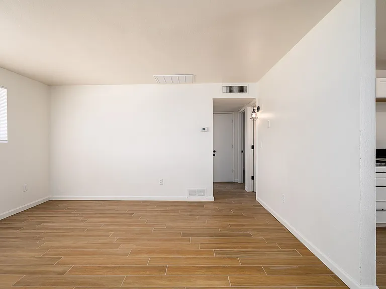 North Central (Stone and Limberlost), 2 bedroom, 1 bath duplexes, large fenced yards with a/c! — Photo 31