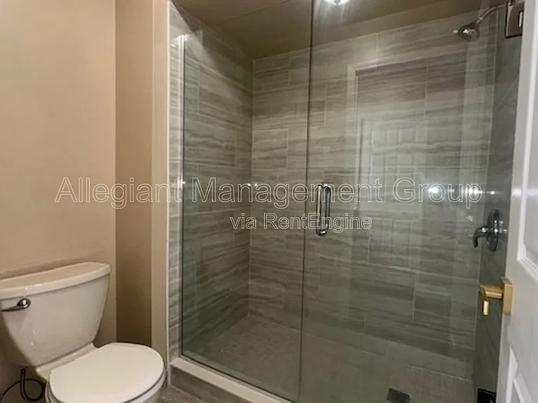 507 Hunter Cir — Photo 10