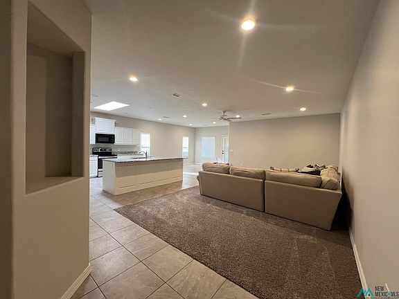 4th image of 2910 Via Veneto Dr
