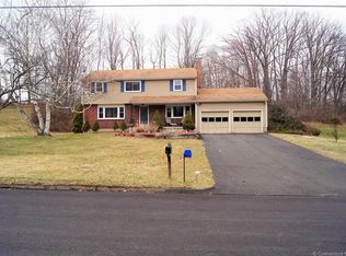 12 Butternut Dr, Bloomfield, CT 06002