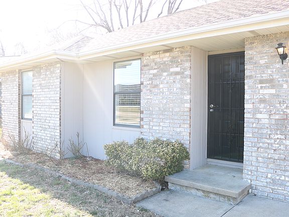 Frt door w/ iron storm door