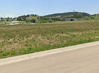 828 Petros Dr, Rapid City, SD 57701