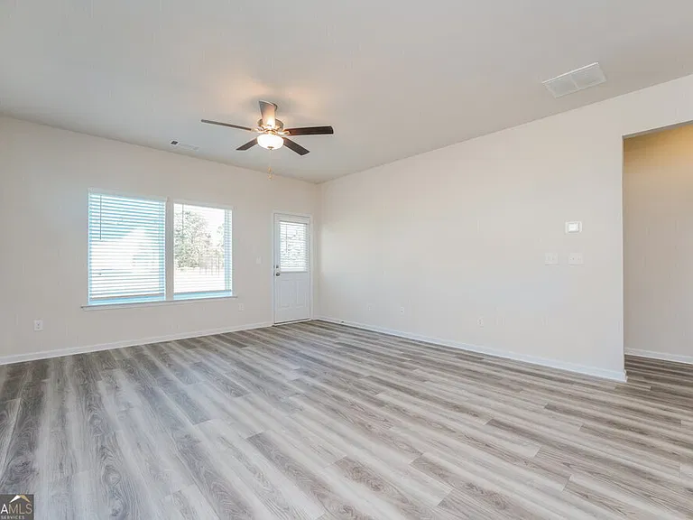 317 Limestone Cir — Photo 4