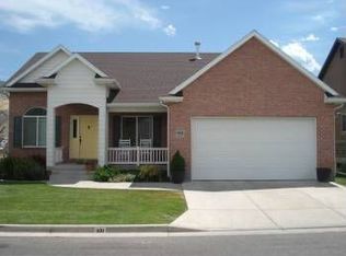 931 S Village Square Rd, Centerville, UT 84014