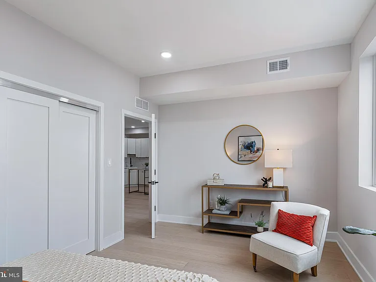 1516 E Capitol St NE #1 — Photo 16