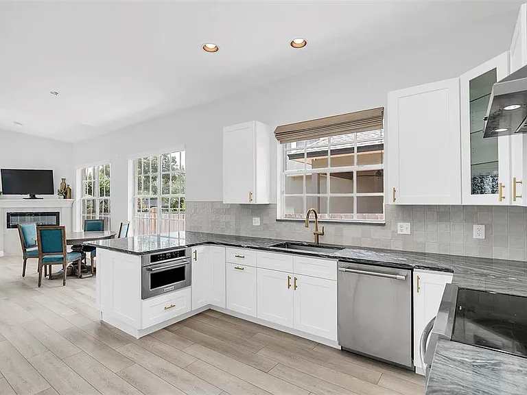 1006 Nottingham St — Photo 11