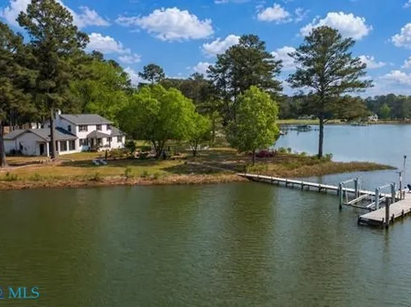 170 Aldebaran Rd, Mathews, VA 23109