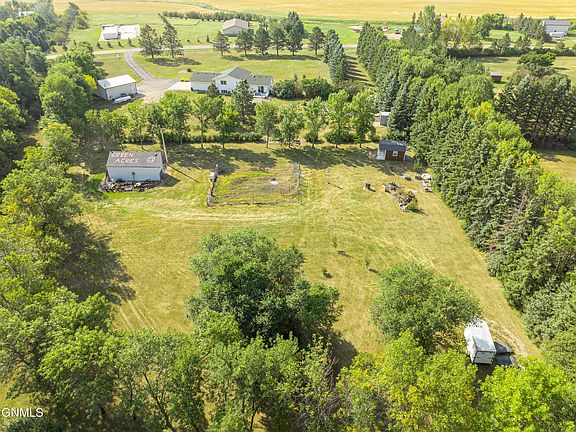 3rd image of 9120 Wentworth Dr