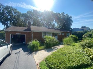 15 Normandy Dr #1, Northport, NY 11768