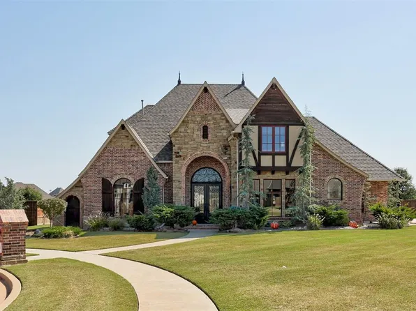 1504 Redwood Cir, Moore, OK 73160