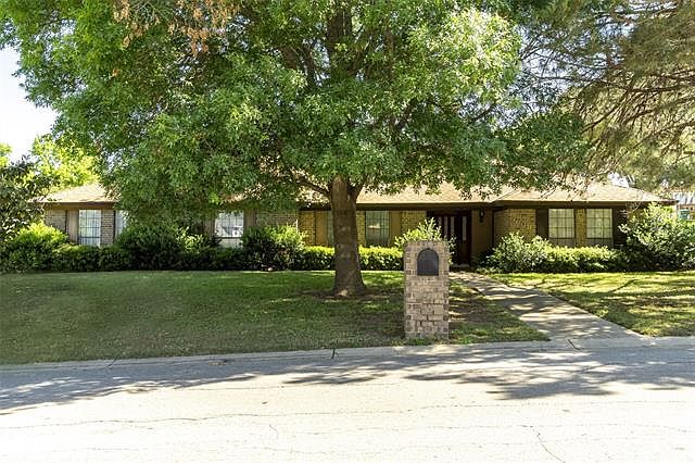 1st image of 7608 Skylake Dr