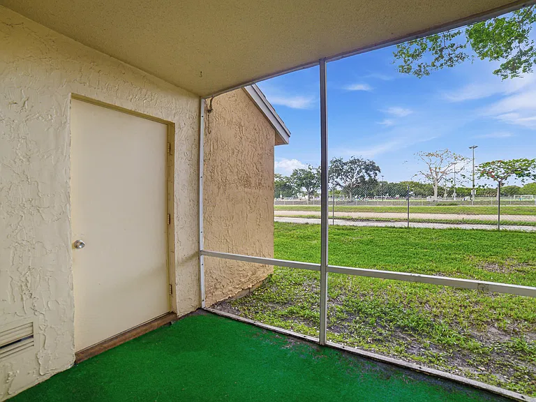 1041 Coral Club Dr #1041 — Photo 19