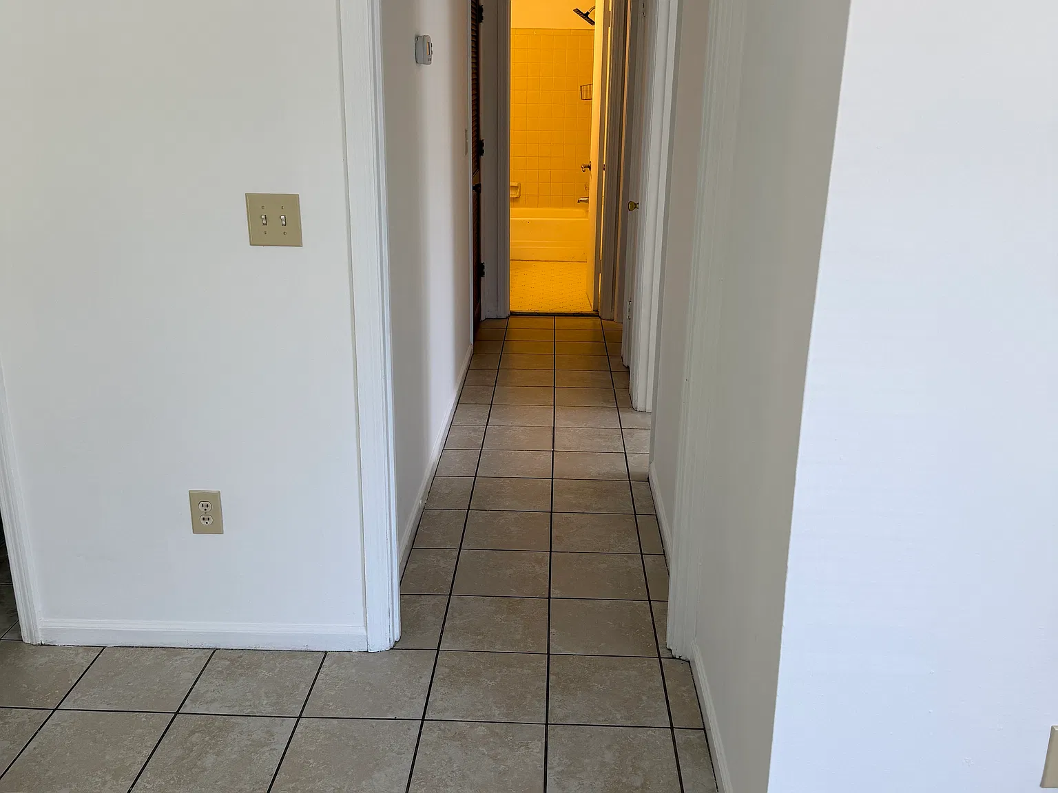 2 bed, 900 sqft, $1,575 — Photo 3