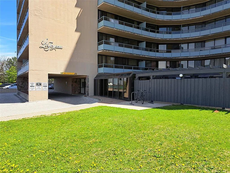 111 Riverside Dr E #808 — Photo 2