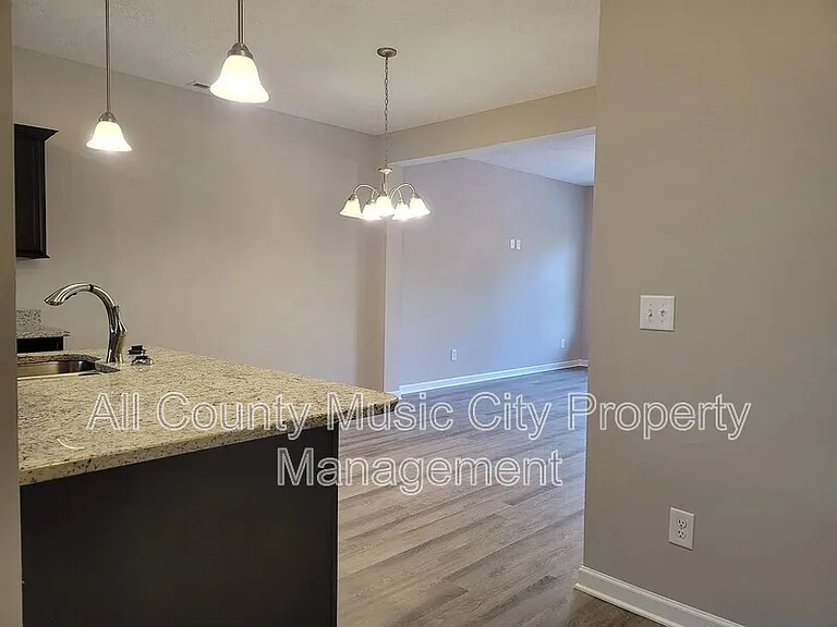 310 Negri Ct — Photo 6
