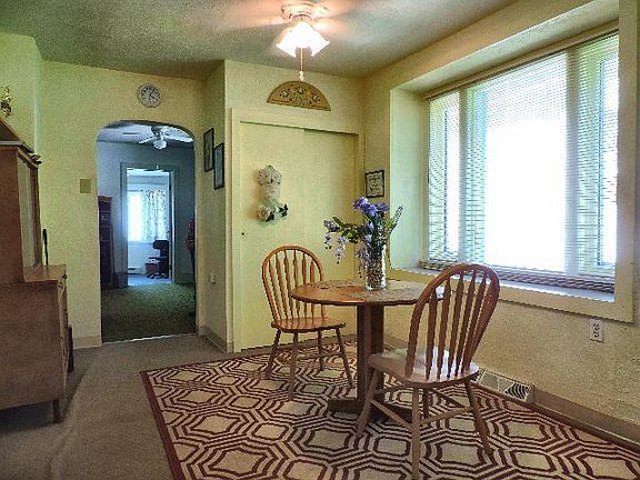 3rd image of 187 Cole Ave