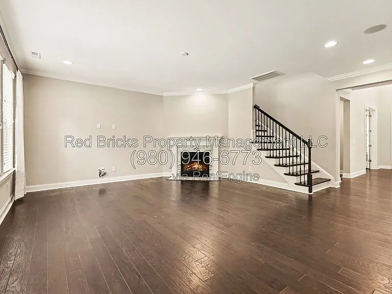 145 Barclay Dr — Photo 8