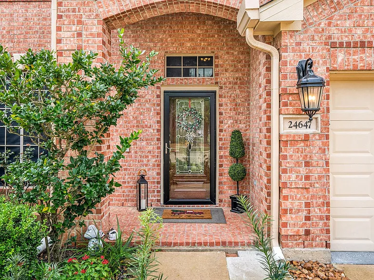 24647 Hampton Lakes Dr — Photo 3