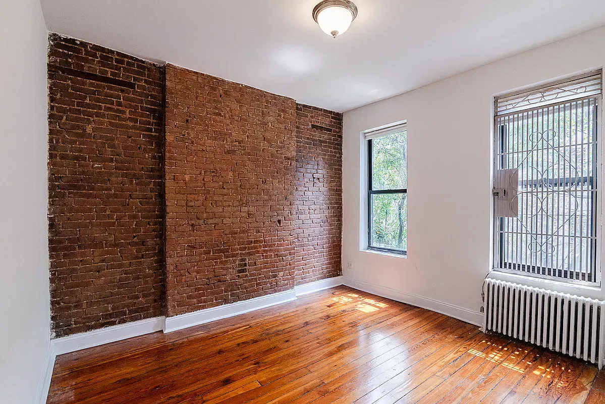 56 Morton St — Photo 2