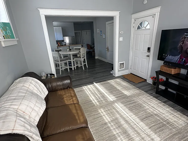 3235 Lafayette Ave #1W — Photo 6