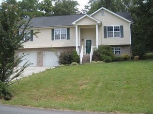 637 Mount View Dr, Tunnel Hill, GA 30755