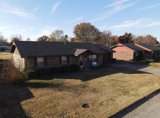 610 Meadowlark Ln, Commerce, OK 74339