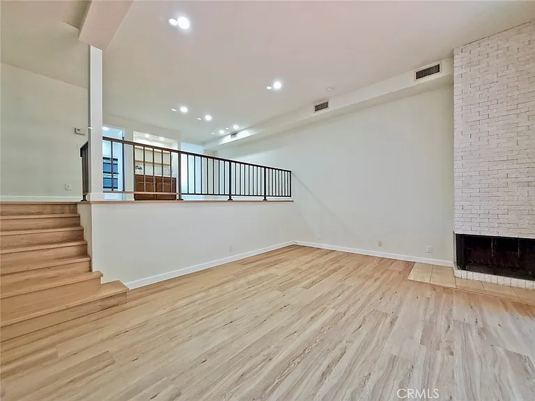 5345 White Oak Ave #G — Photo 6