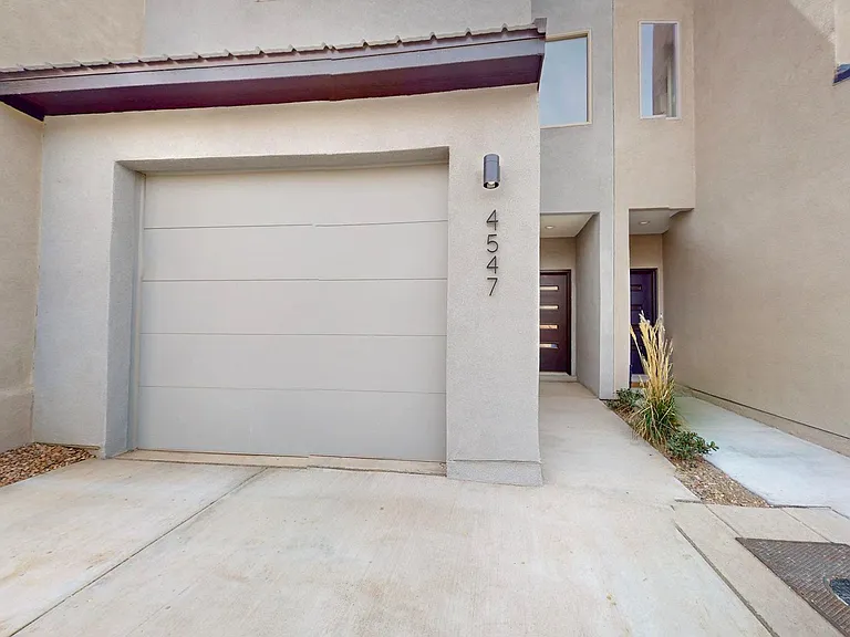 4547 Villa Loma Ln NE — Photo 2