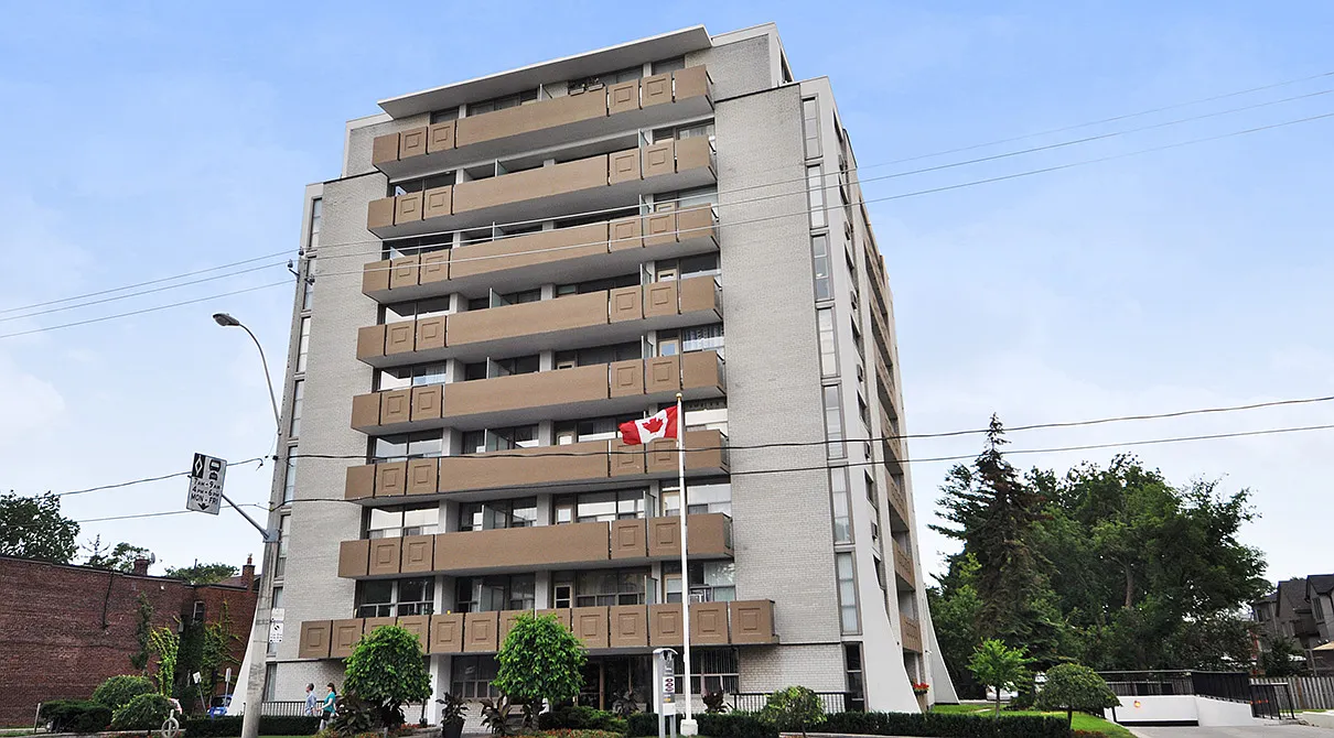 Davisville Tower — Photo 1