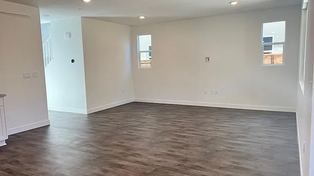 435 Avendale Dr — Photo 22