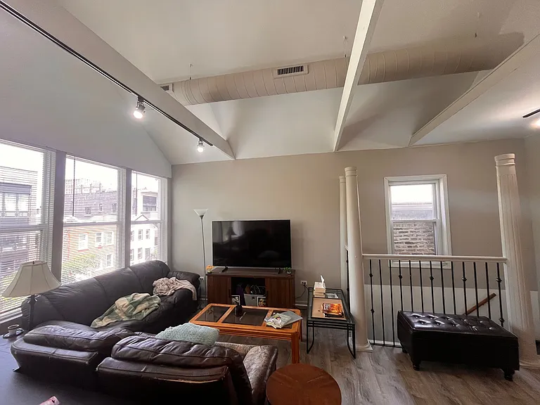 1239 W Ohio St #3 — Photo 4