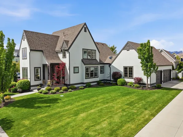 10332 S Salmon Dr W, South Jordan, UT 84009