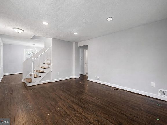 4th image of 308 Zelma Ave