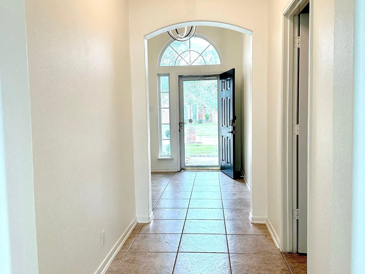 5630 Caraway Lake Dr — Photo 4