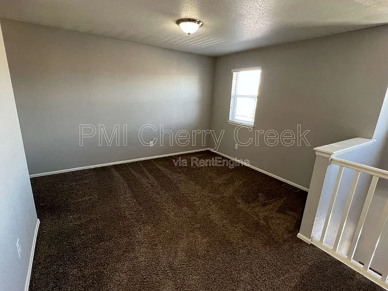 22472 E Union Cir — Photo 8
