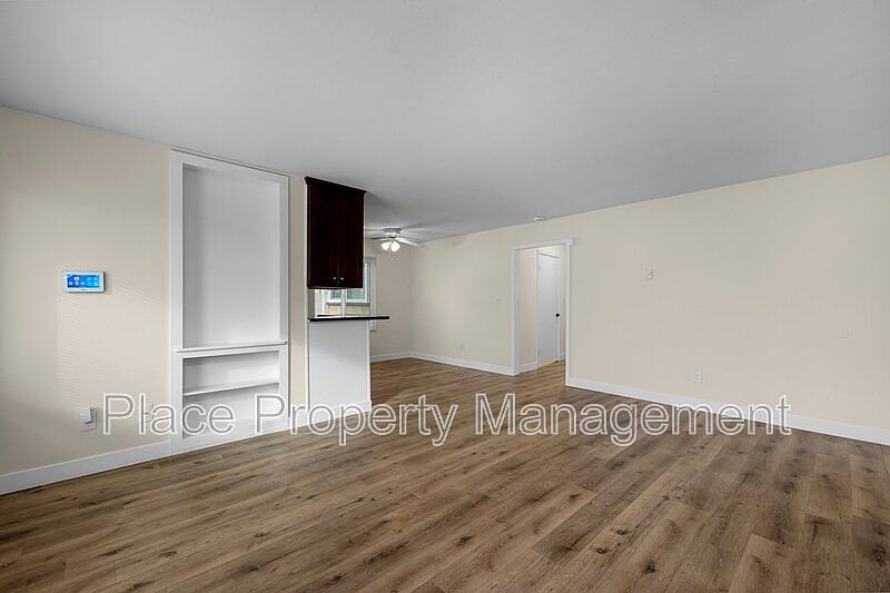 1st image of 565 Moss St Unit 12