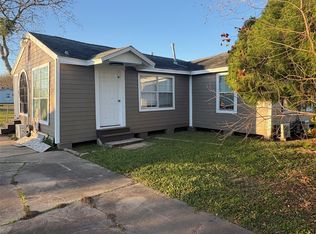 301 N Avenue C, Freeport, TX 77541