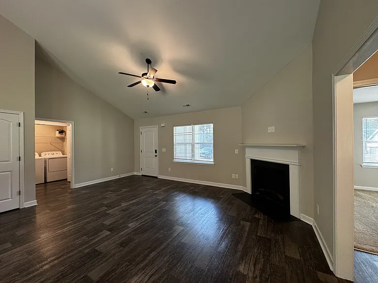232 Westfield Dr — Photo 3