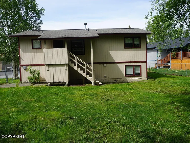 2935 Donington Dr — Photo 16