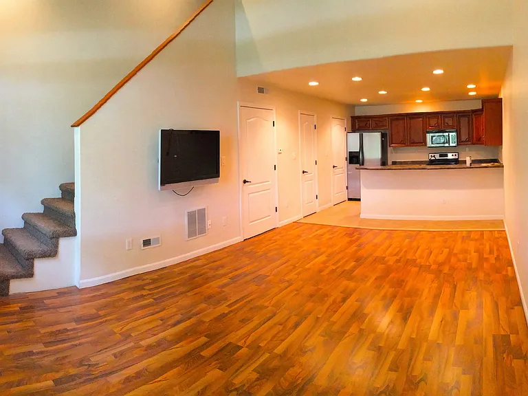 1000 Lakewood Dr #1 — Photo 7