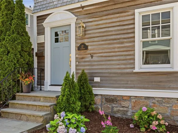 17 Dearborn St, Newport, RI