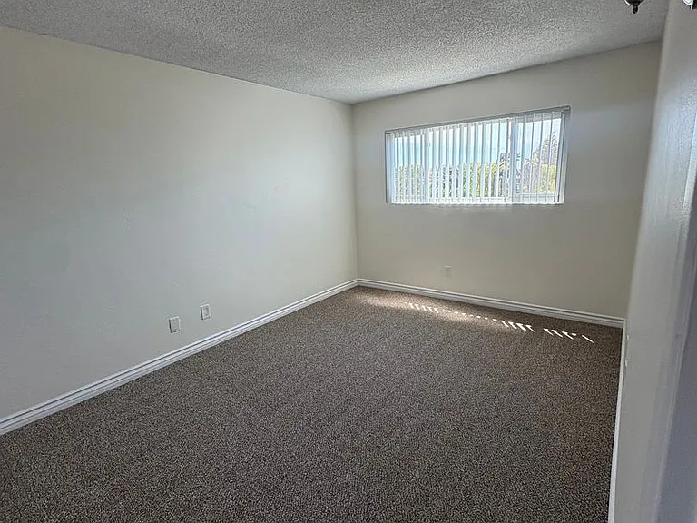 222 G St — Photo 42