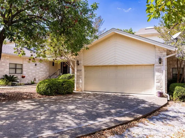 2208 Rock Creek Dr, Kerrville, TX 78028